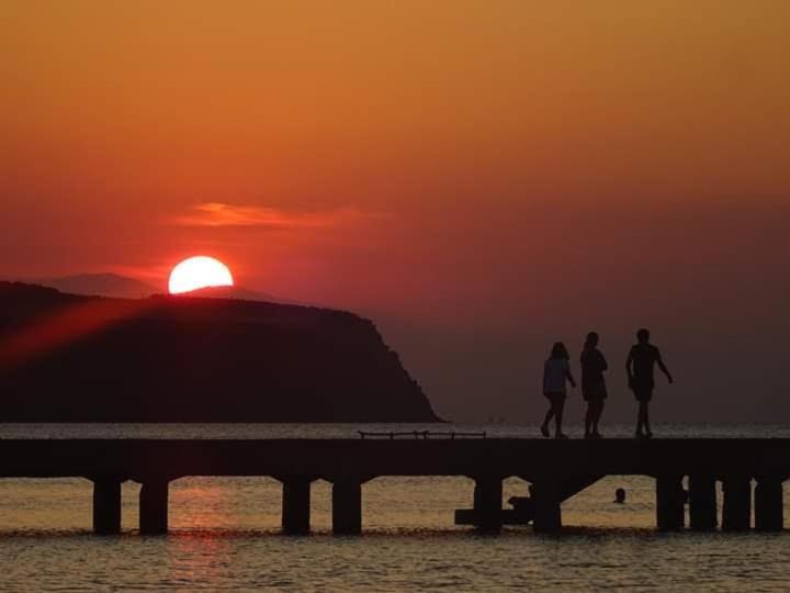 Sunset View Rooms Agia Triada  Bagian luar foto
