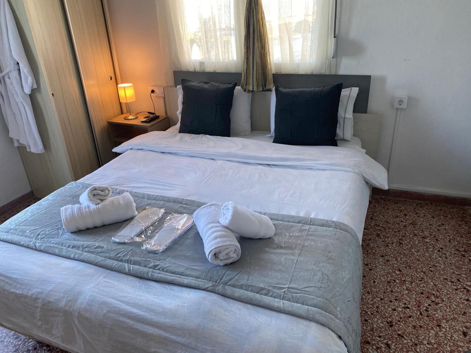 Sunset View Rooms Agia Triada  Bagian luar foto
